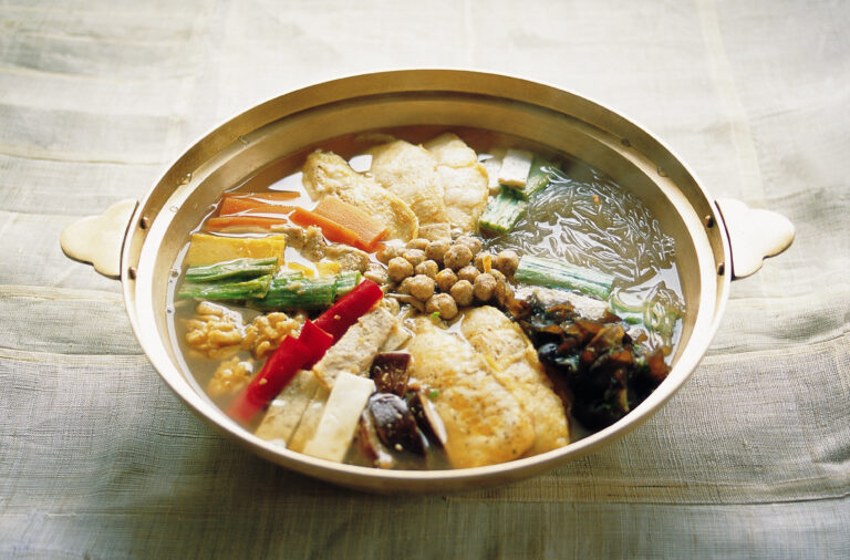 Korean Hot Pot Broth Bases: A Home Cook's Buying Guide 9 Korean Hot Pot Broth Bases: A Home Cook's Buying Guide - Main Feed
